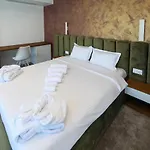 Graffit Luxury 招待所