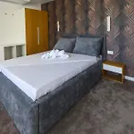招待所 Graffit Luxury 奥格尼亚诺沃