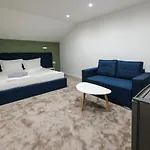 招待所 Graffit Luxury 奥格尼亚诺沃